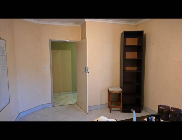 4 BEDROOM HOUSE FOR SALE IN STRUBENSVALLEI